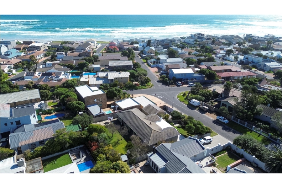 4 Bedroom Property for Sale in Melkbosstrand Central Western Cape